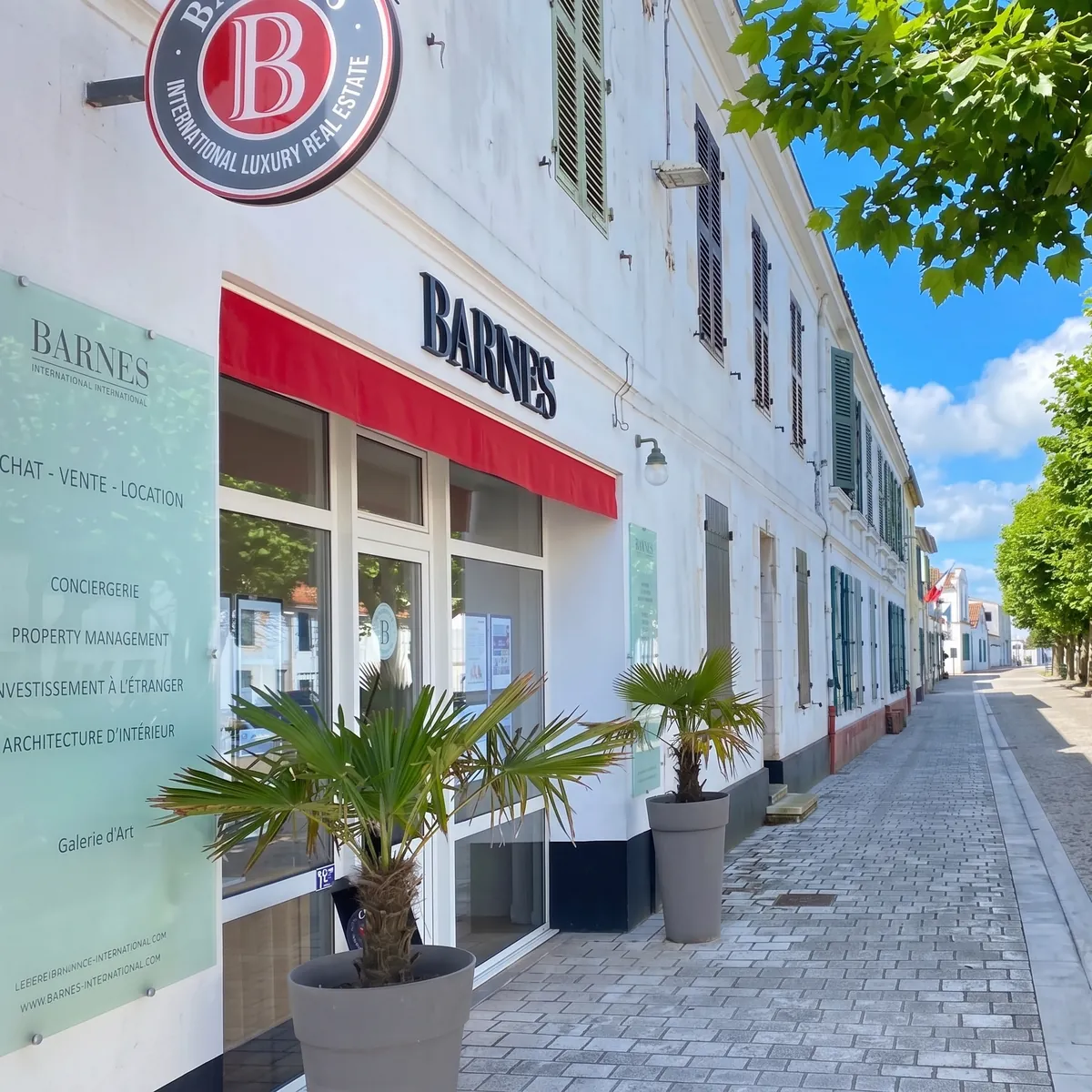 The BARNES La Flotte agency storefront