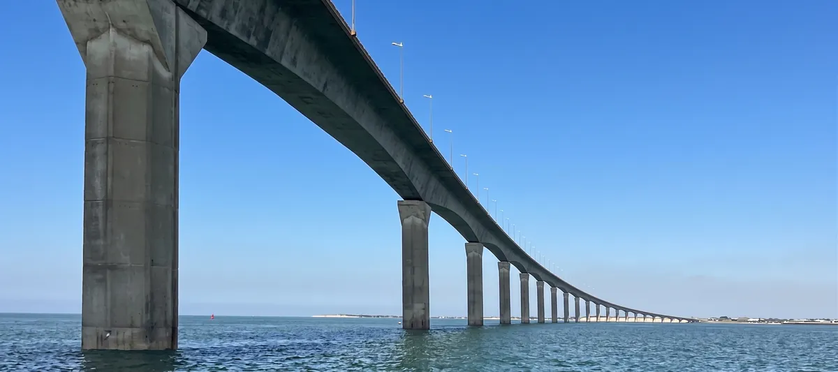 The Île de Ré bridge seen from the sea