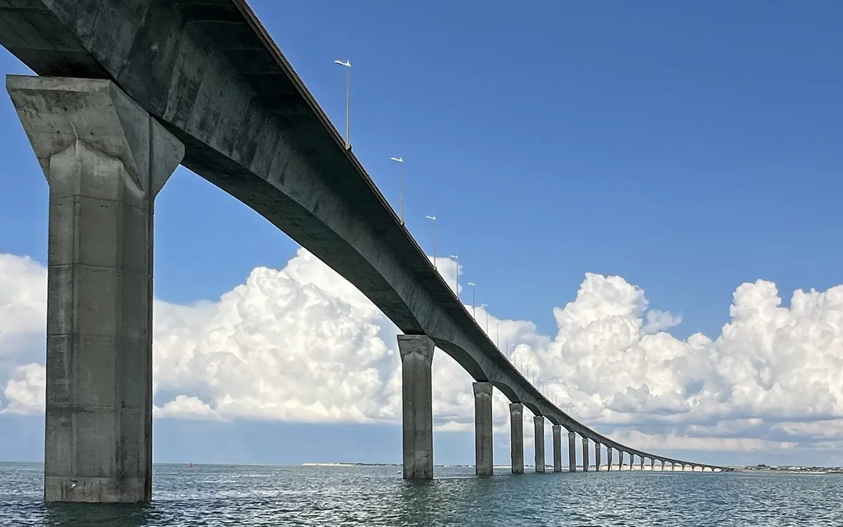 Under the Île de Ré bridge at Rivedoux-Plage, sky and clouds