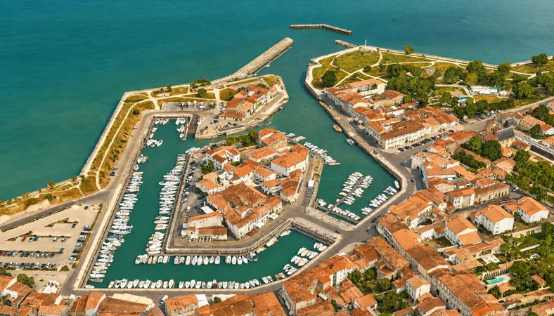 The harbour of Saint-Martin-de-Ré from the air
