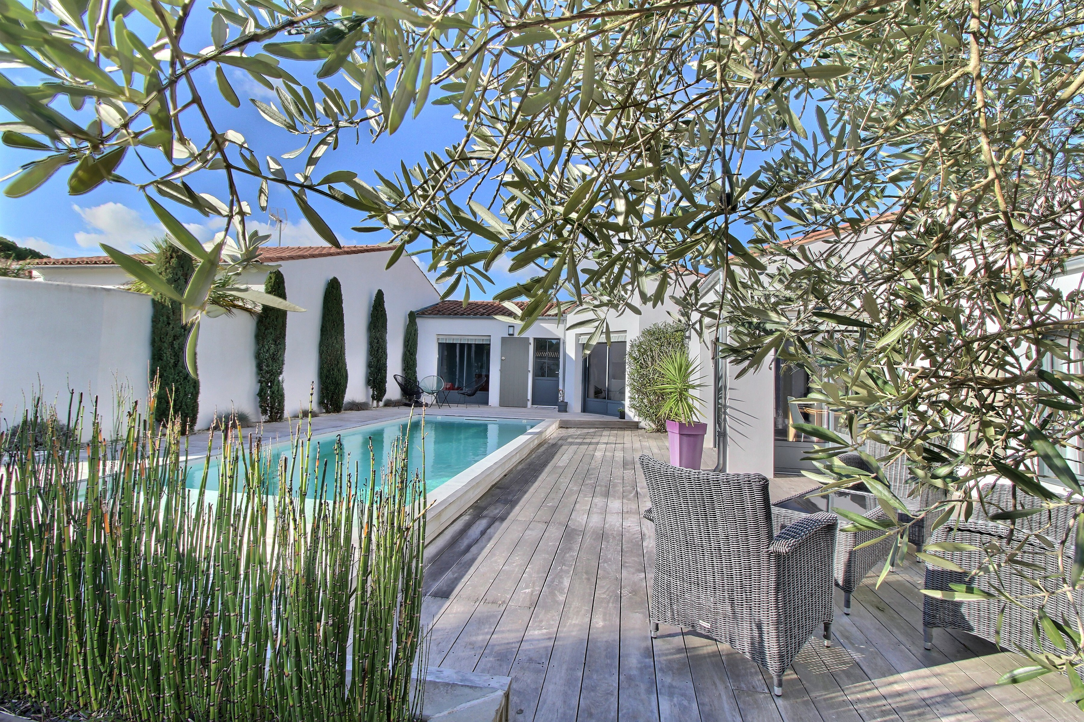 Descubrir esta propiedad: La Flotte - Francia - Casa, 7 cuartos, 4 habitaciones - Slideshow Picture 2