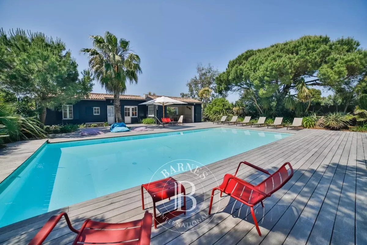 Villa du Saunier, house to rent in Les Portes-en-Ré · ref. 85187848 · view 2