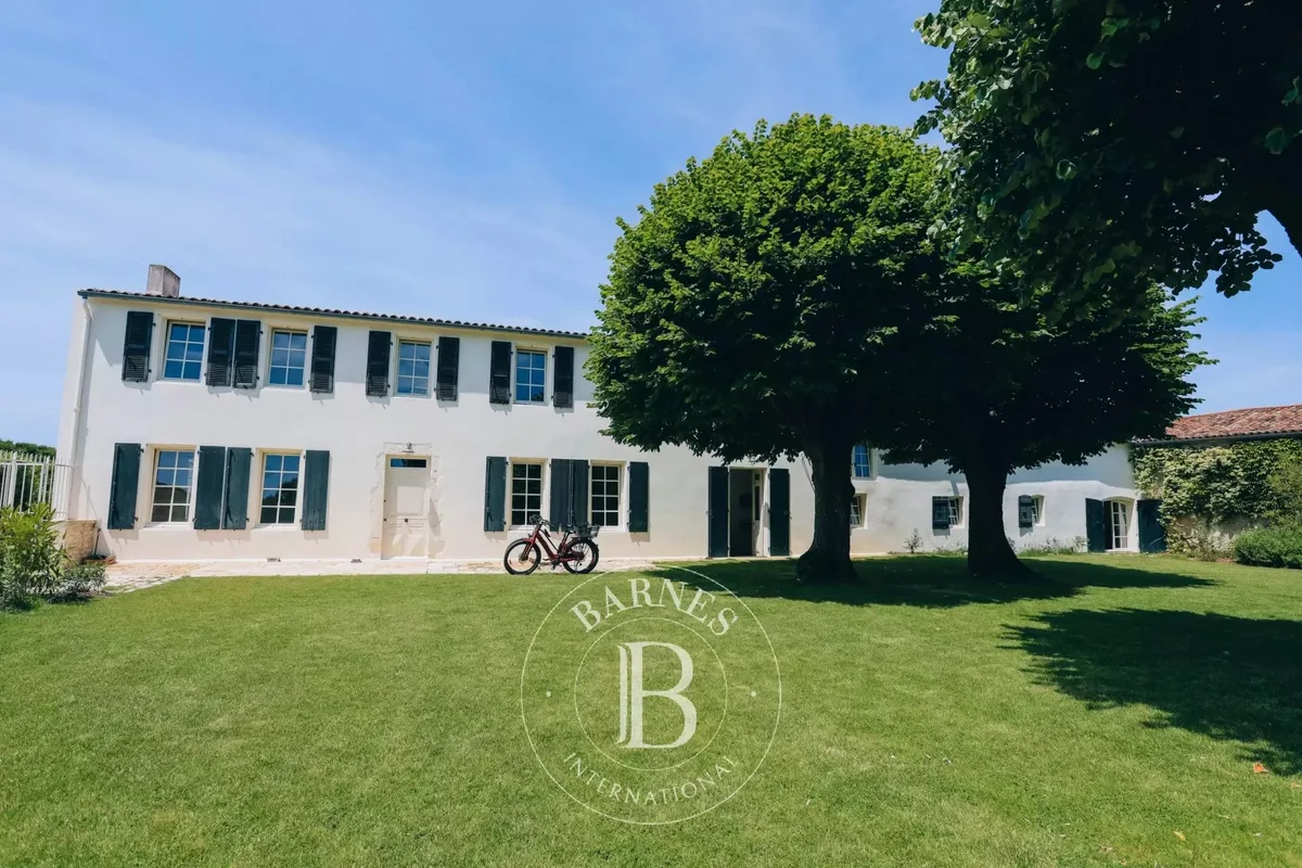 The Towers Estate, house to rent in Loix · ref. 85291461 · view 2