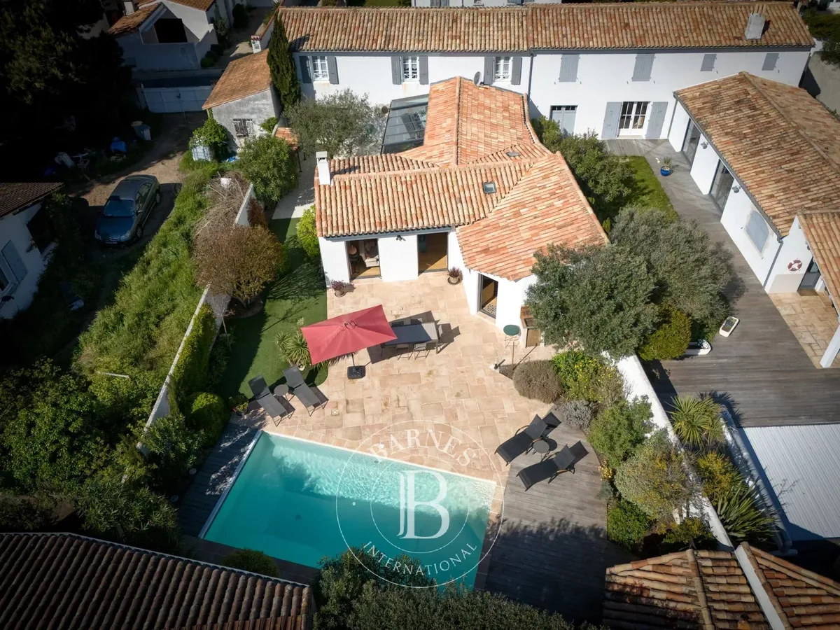 Villa Sylvabelle, house to rent in La Flotte · ref. 85292469 · view 2