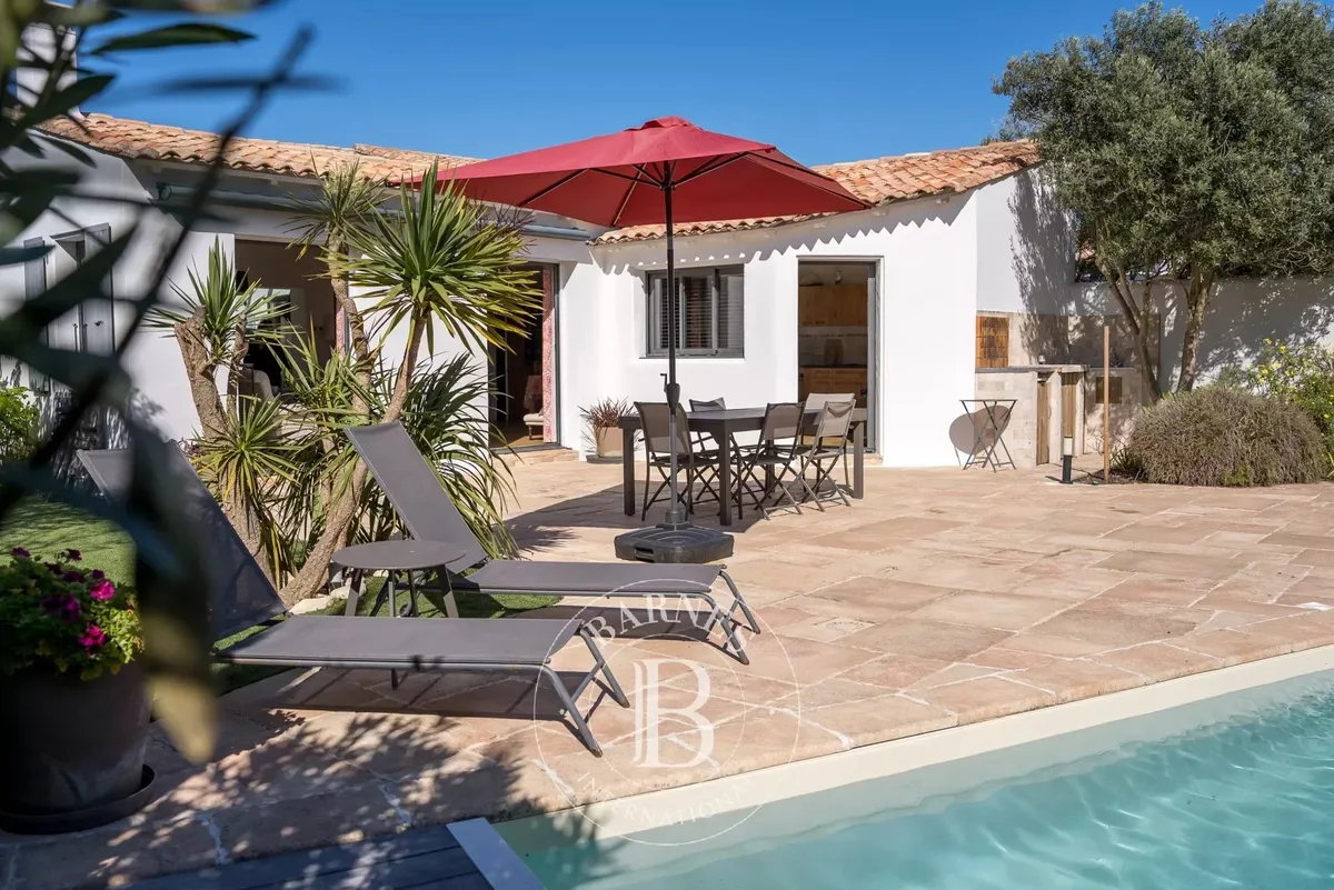Villa Sylvabelle, house to rent in La Flotte · ref. 85292469 · view 3