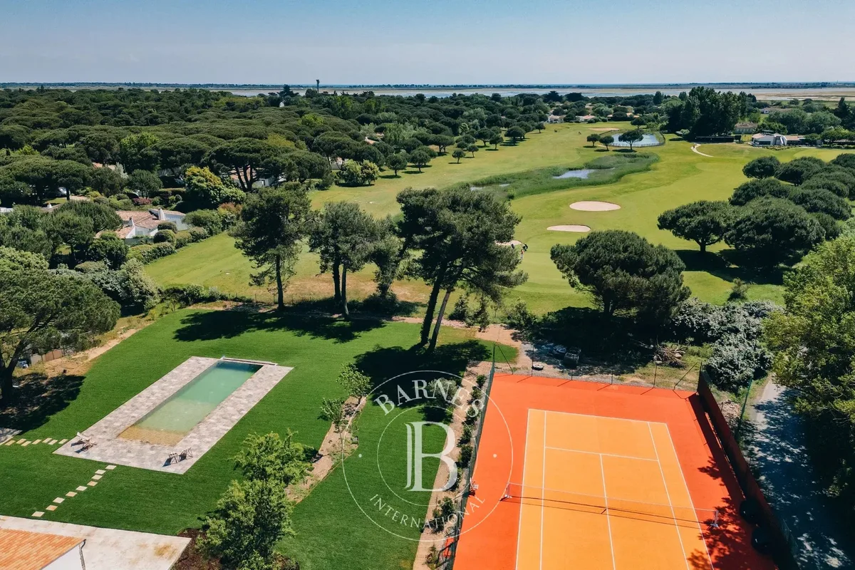 Villa du Golf, house to rent in Les Portes-en-Ré · ref. 85603918 · view 2