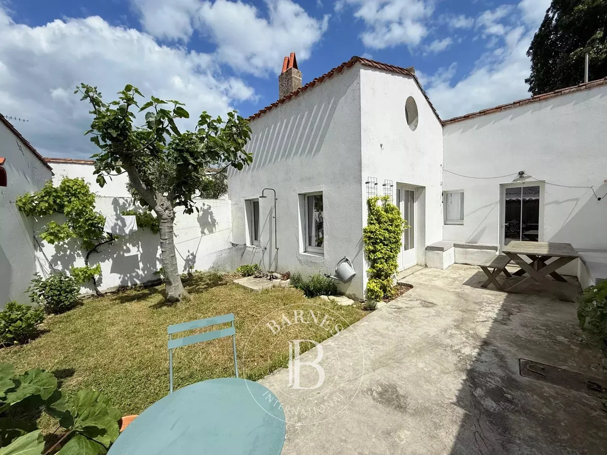 House for sale in Les Portes-en-Ré · ref. 85704601 · view 1