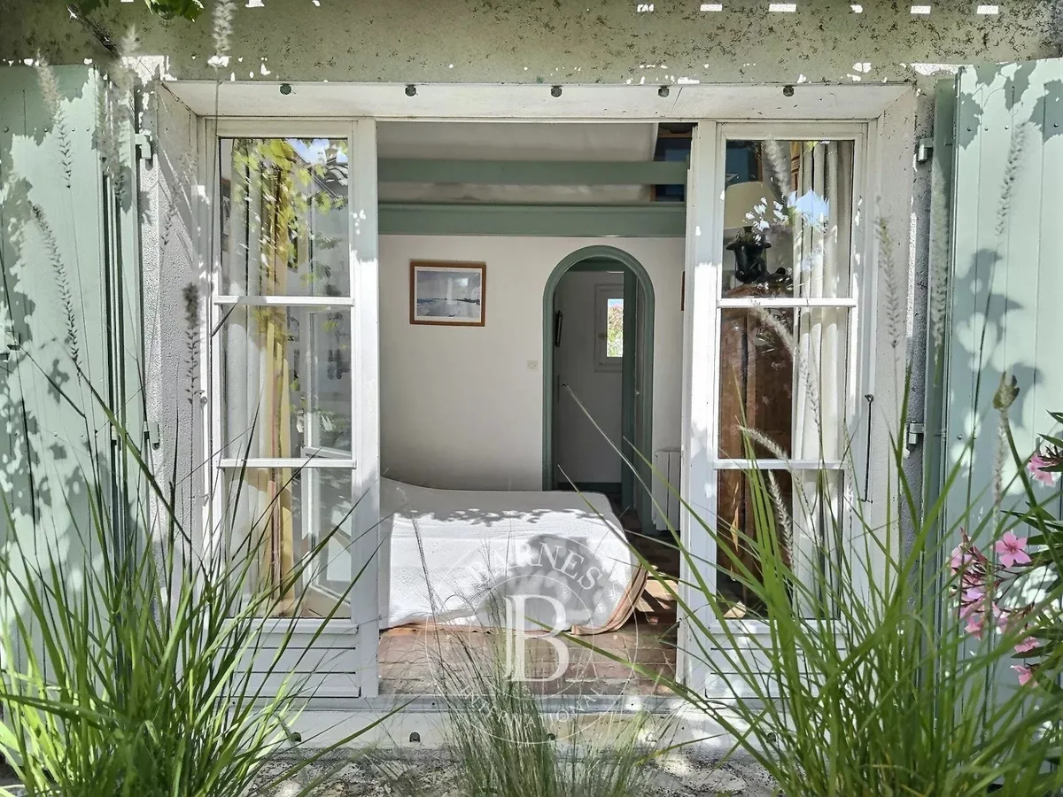 House for sale in Les Portes-en-Ré · ref. 87123176 · view 3