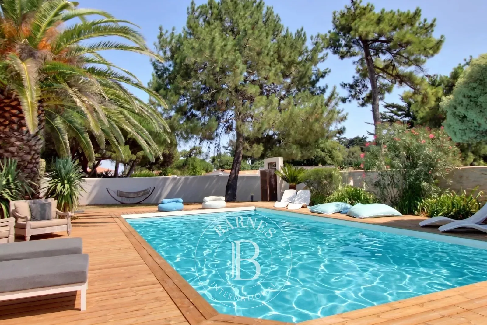Maison 12 pièces 284 m² · à Sainte-Marie-de-Ré · 284 m² · 2 495 000 €