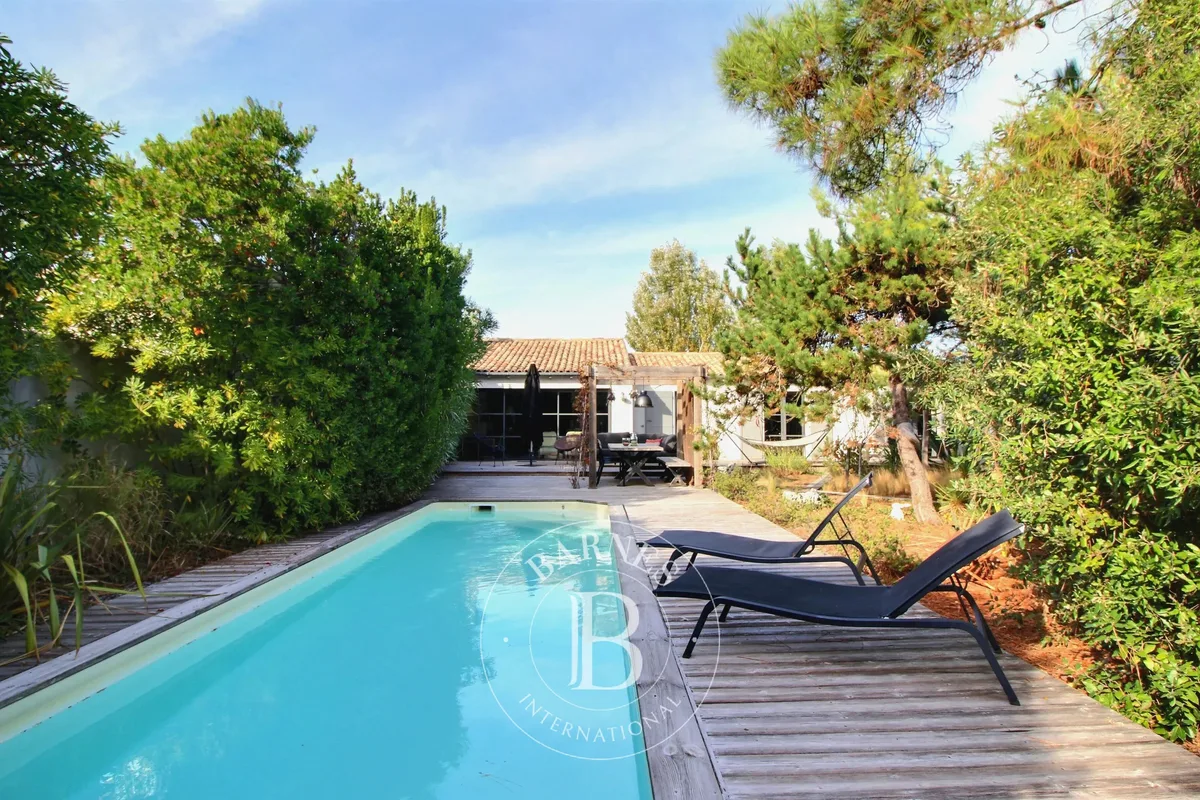 House for sale in Le Bois-Plage-en-Ré · ref. 87430372 · view 1