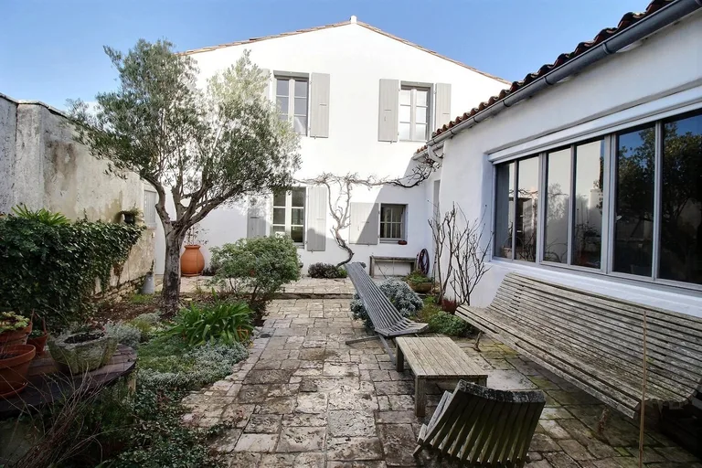 House sold in Ars-en-Ré by BARNES Île de Ré