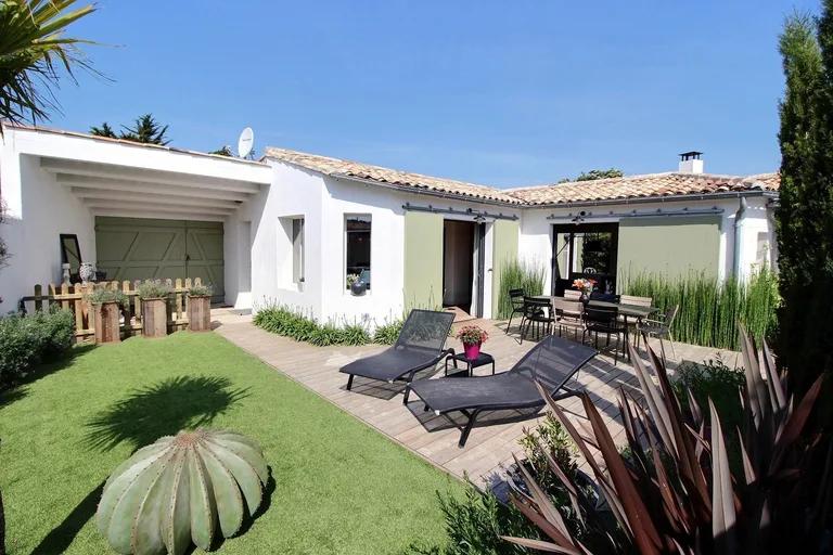 House sold in Le Bois-Plage-en-Ré by BARNES Île de Ré