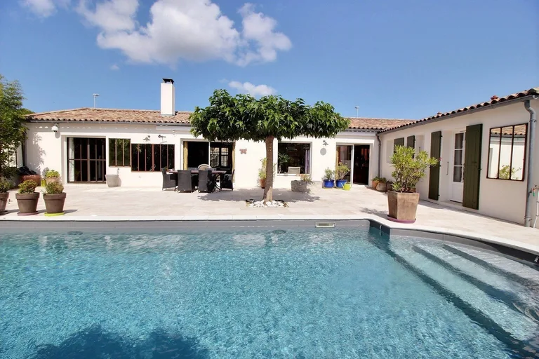 House sold in Le Bois-Plage-en-Ré by BARNES Île de Ré