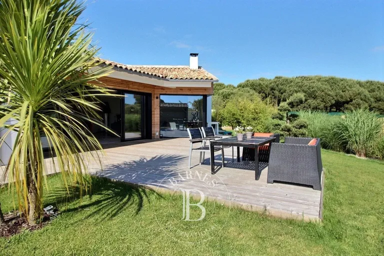 House sold in Le Bois-Plage-en-Ré by BARNES Île de Ré