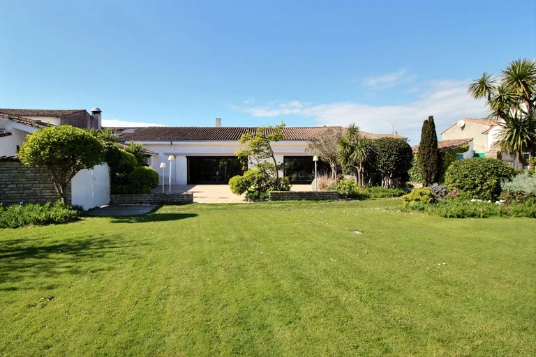 House sold in Saint-Clément-des-Baleines by BARNES Île de Ré