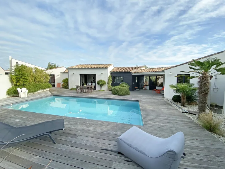House sold in Le Bois-Plage-en-Ré by BARNES Île de Ré