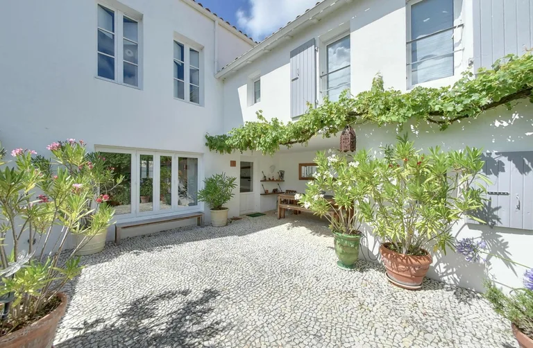 House sold in Ars-en-Ré by BARNES Île de Ré