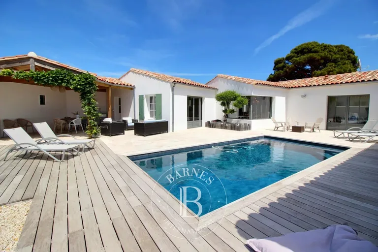 House sold in Sainte-Marie-de-Ré by BARNES Île de Ré