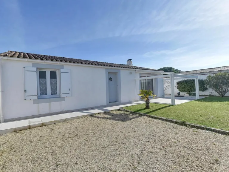 House sold in La Flotte by BARNES Île de Ré