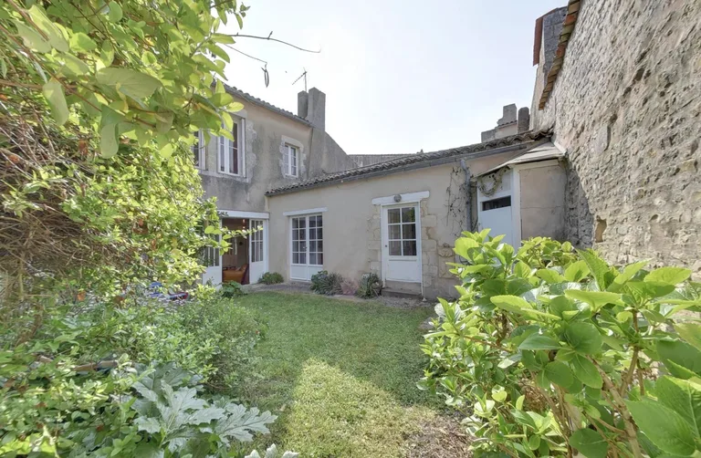 House sold in Saint-Martin-de-Ré by BARNES Île de Ré