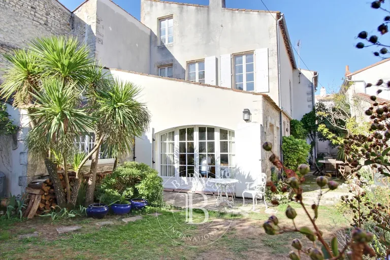 House sold in Saint-Martin-de-Ré by BARNES Île de Ré