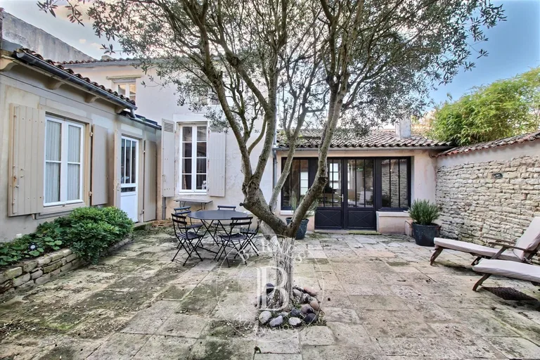 House sold in Saint-Martin-de-Ré by BARNES Île de Ré
