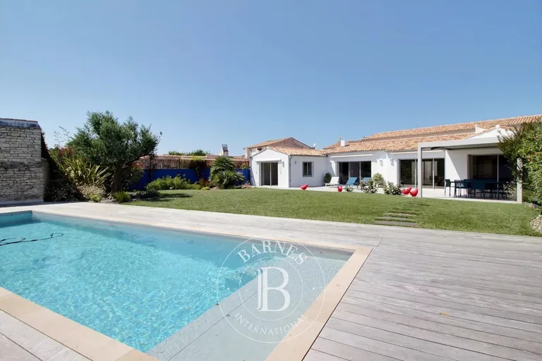 House sold in Le Bois-Plage-en-Ré by BARNES Île de Ré