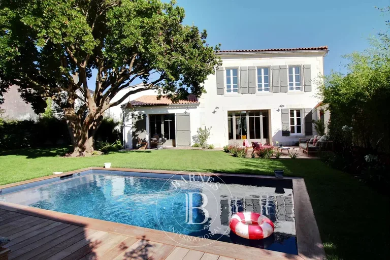 Maison à vendre à Loix · réf. 85137583