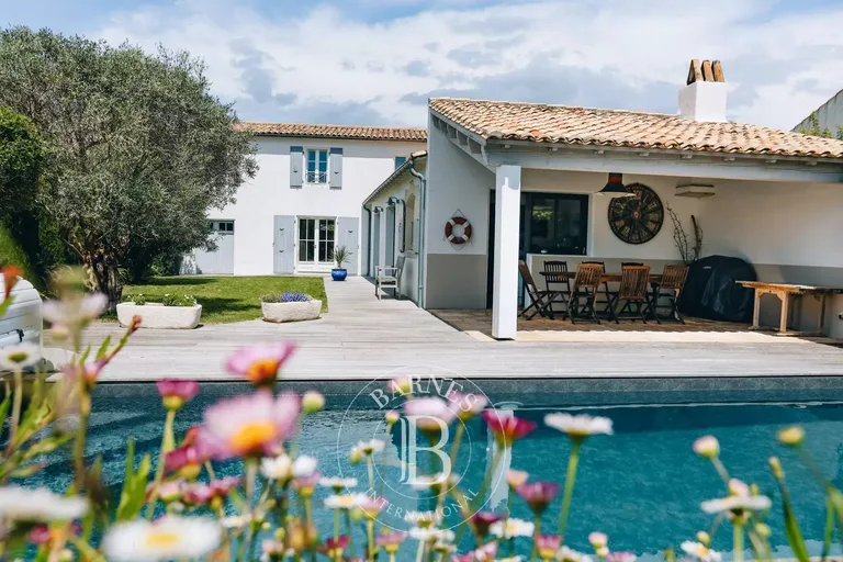 Villa Côte Ouest, holiday rental in La Flotte · ref. 85188141