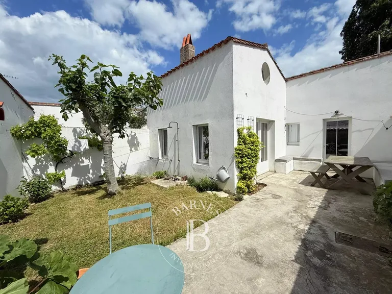 House for sale in Les Portes-en-Ré · ref. 85704601