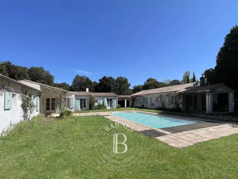 House for sale in Les Portes-en-Ré · ref. 85852266