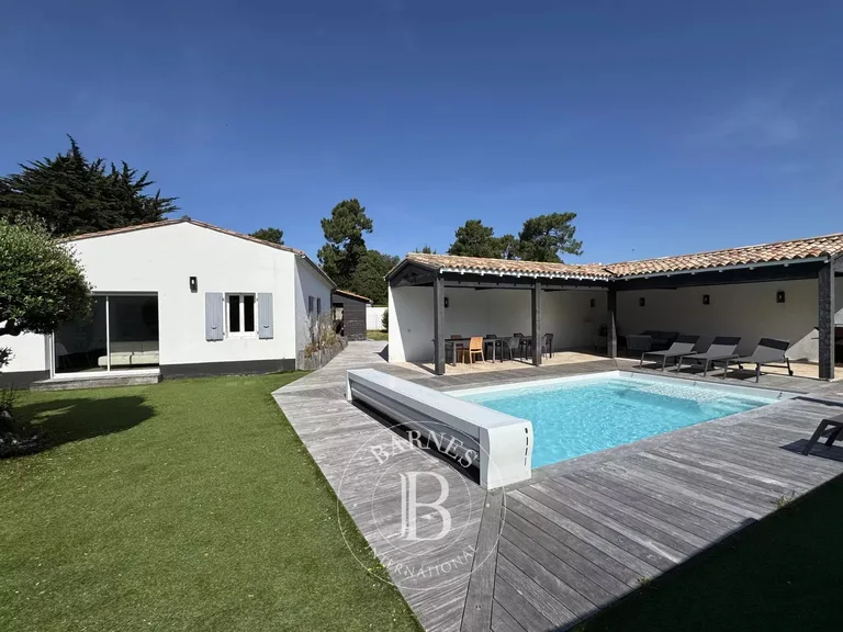 House for sale in Rivedoux-Plage · ref. 86083868