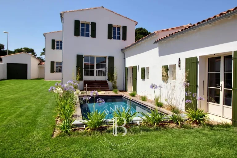 House for sale in Rivedoux-Plage · ref. 86368649