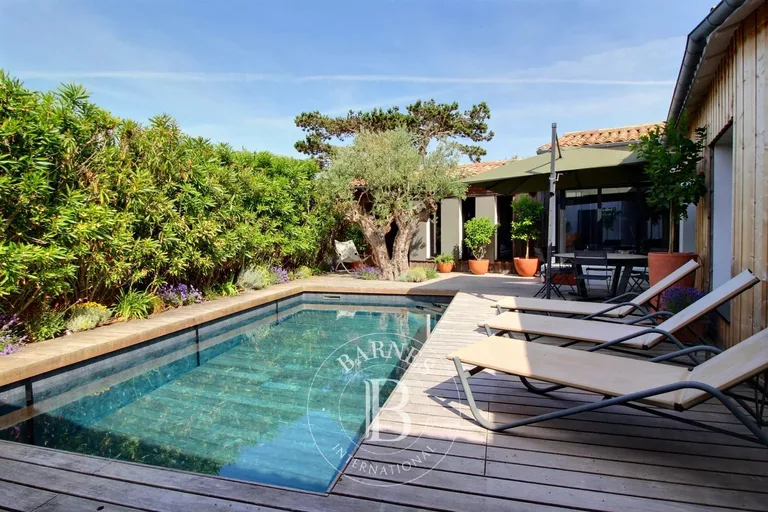 Maison à vendre au Bois-Plage-en-Ré · réf. 87067057
