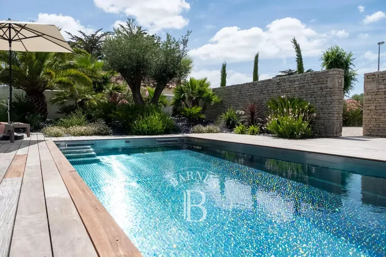 Maison à vendre au Bois-Plage-en-Ré · réf. 87072324