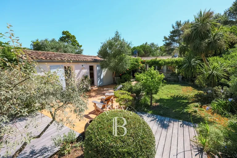House for sale in Les Portes-en-Ré · ref. 87182795