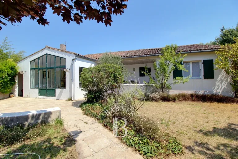House for sale in Les Portes-en-Ré · ref. 87254289
