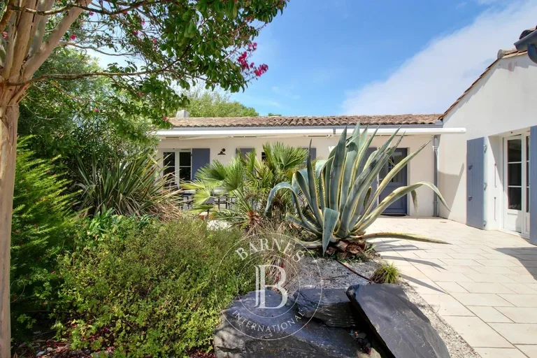 Maison à vendre au Bois-Plage-en-Ré · réf. 87278078