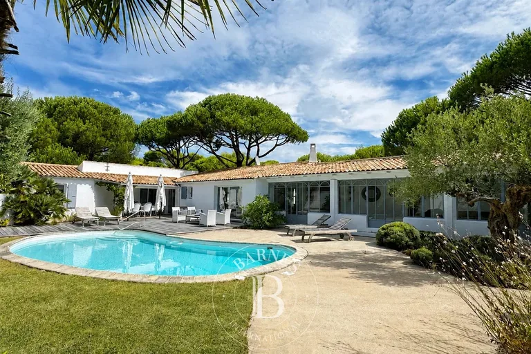 House for sale in Les Portes-en-Ré · ref. 87293918