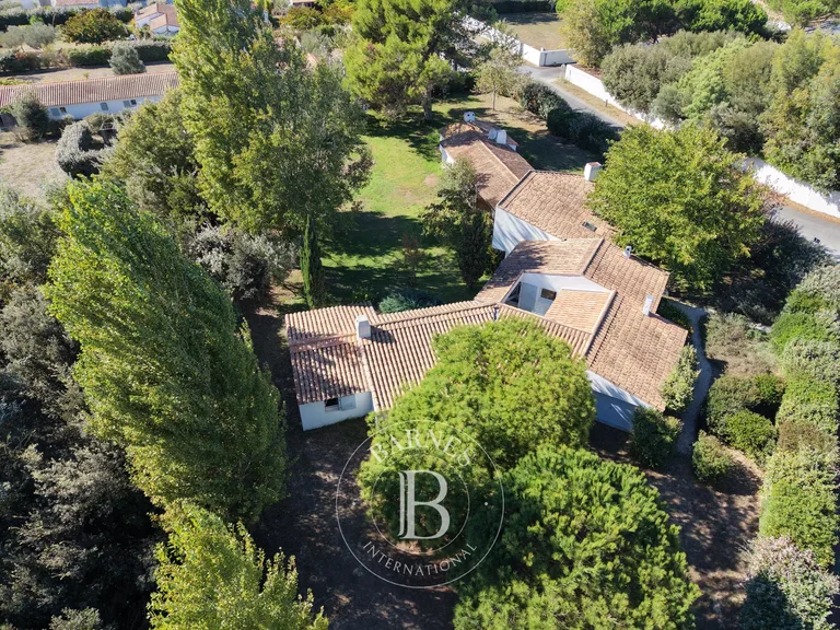 House for sale in Les Portes-en-Ré · ref. 87424396